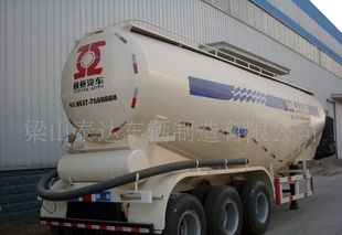 梁山掛車(chē)廠(chǎng) 打造堅(jiān)固耐用的散裝水泥半掛車(chē)與卓越掛車(chē)漆工藝